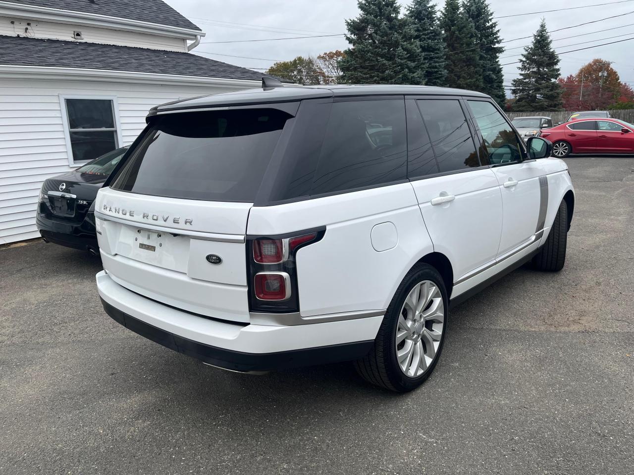 Land Rover Range Rover Supercharged Image 2