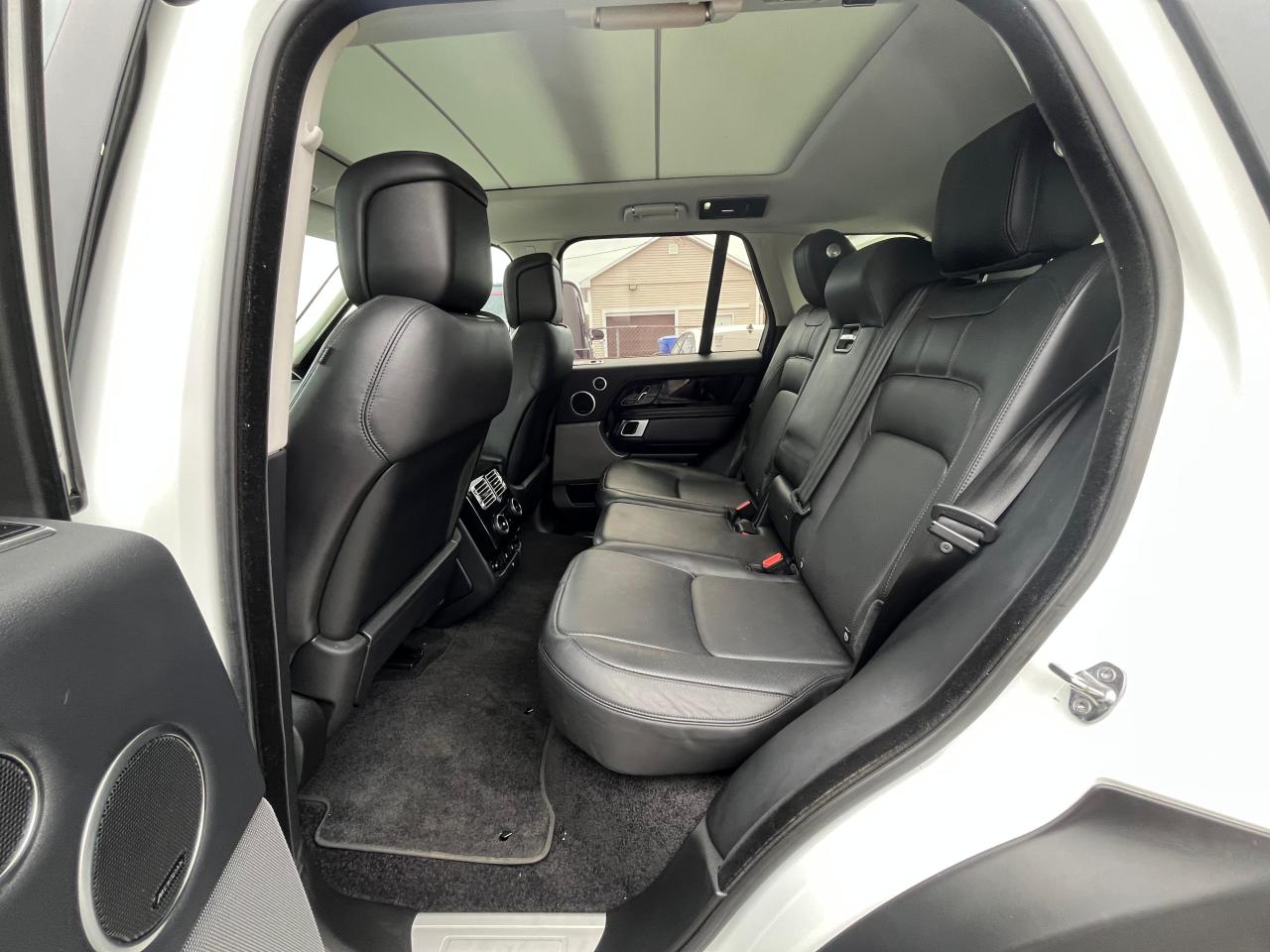 Land Rover Range Rover Supercharged Image 9