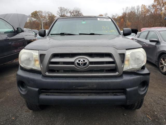 Toyota Tacoma Image 4