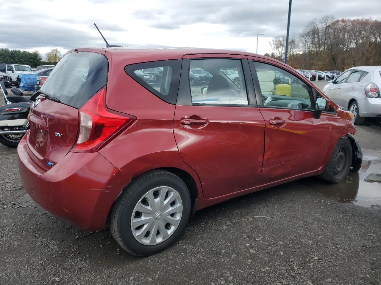 Nissan Versa S Image 3