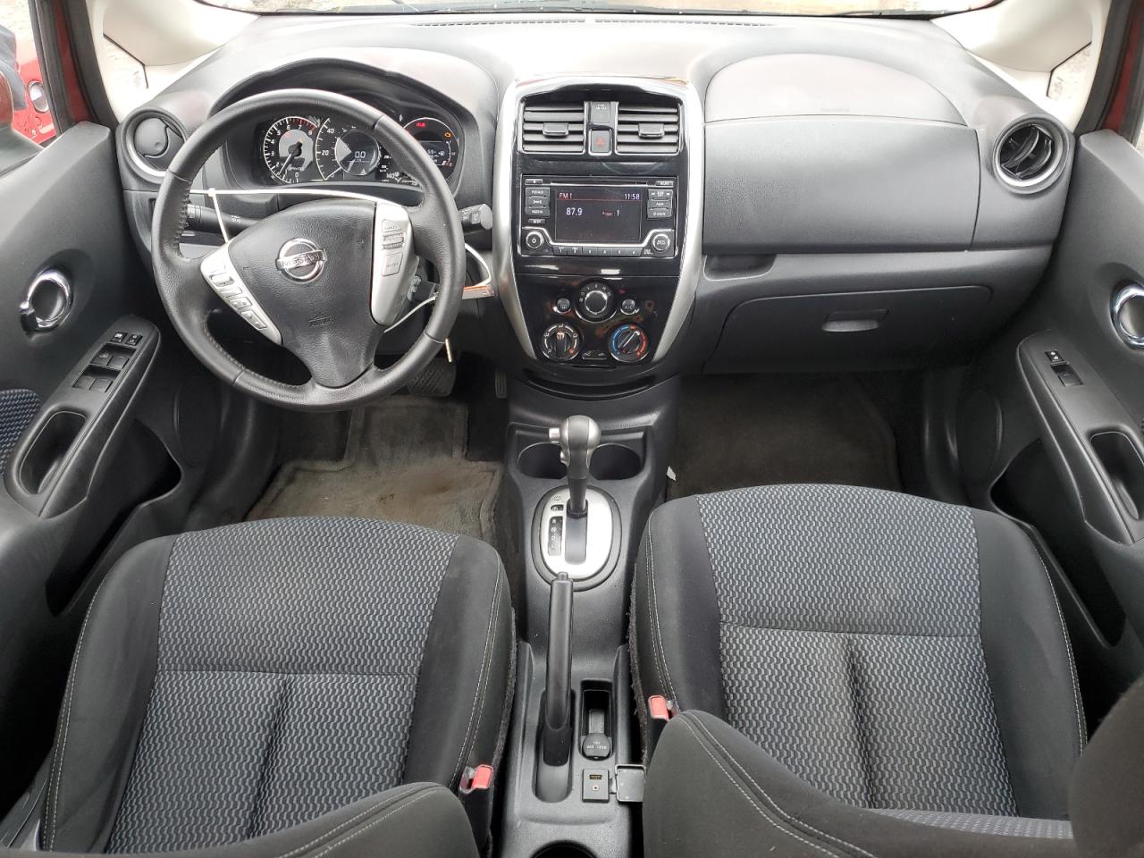 Nissan Versa S Image 6