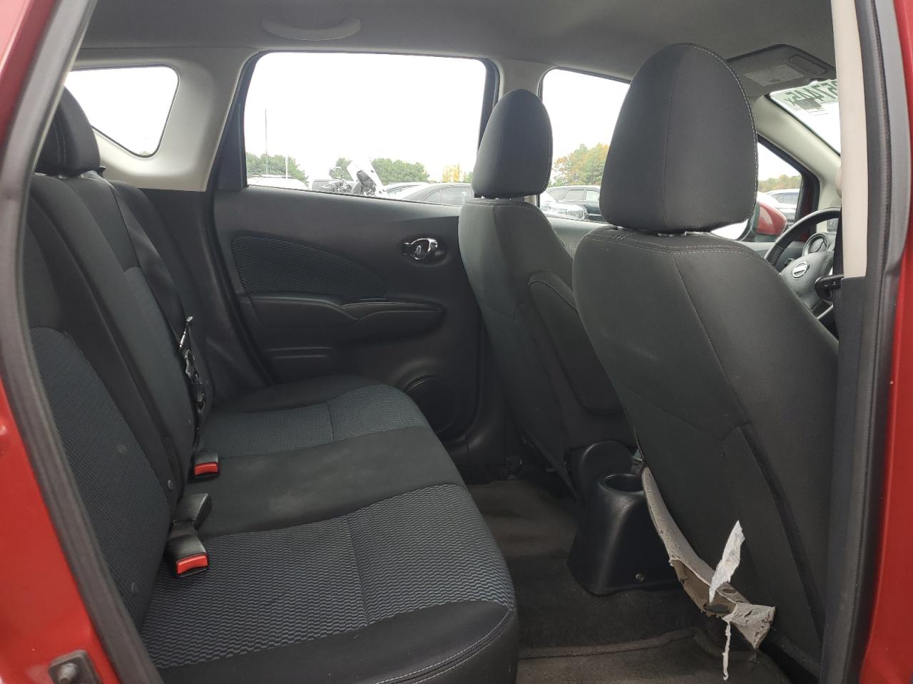 Nissan Versa S Image 8