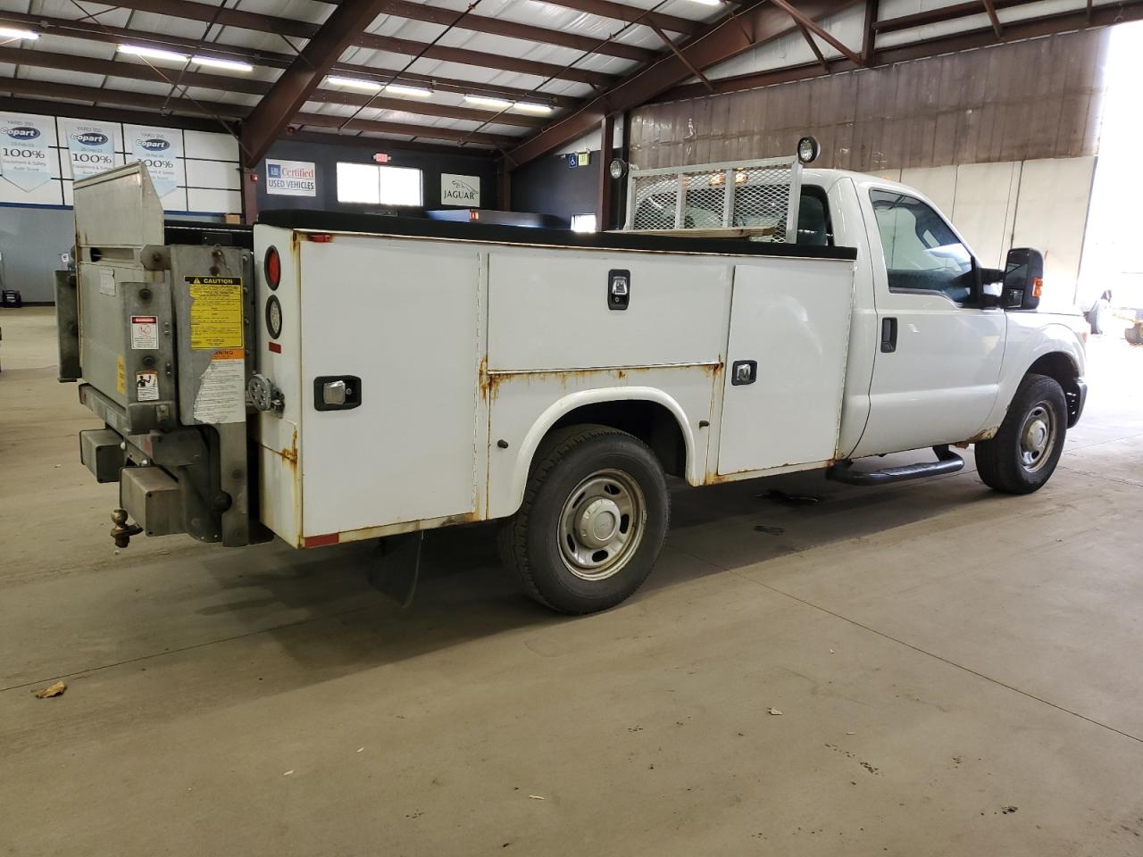 Ford F-350 Super Duty Image 11