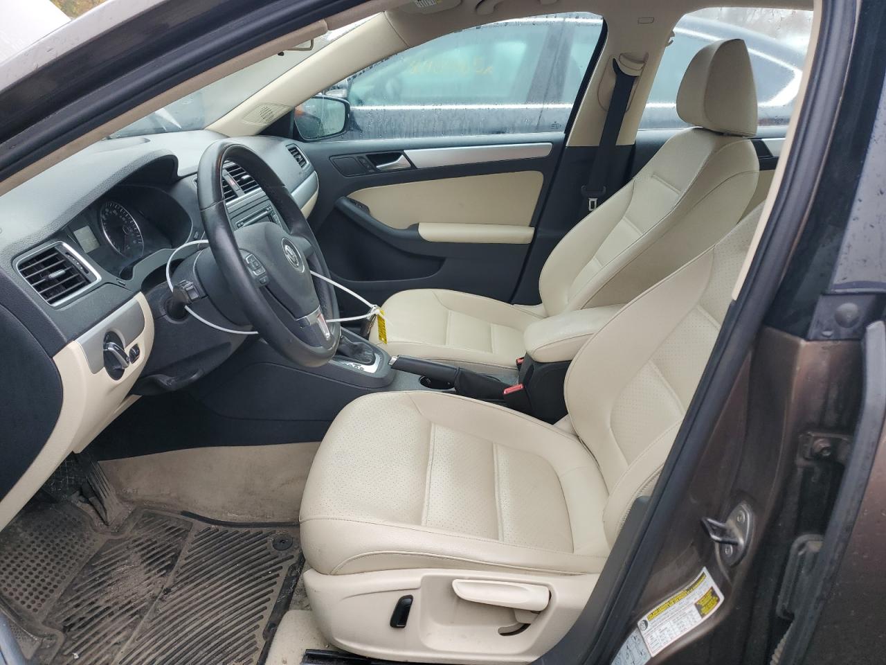 Volkswagen Jetta Se Image 10