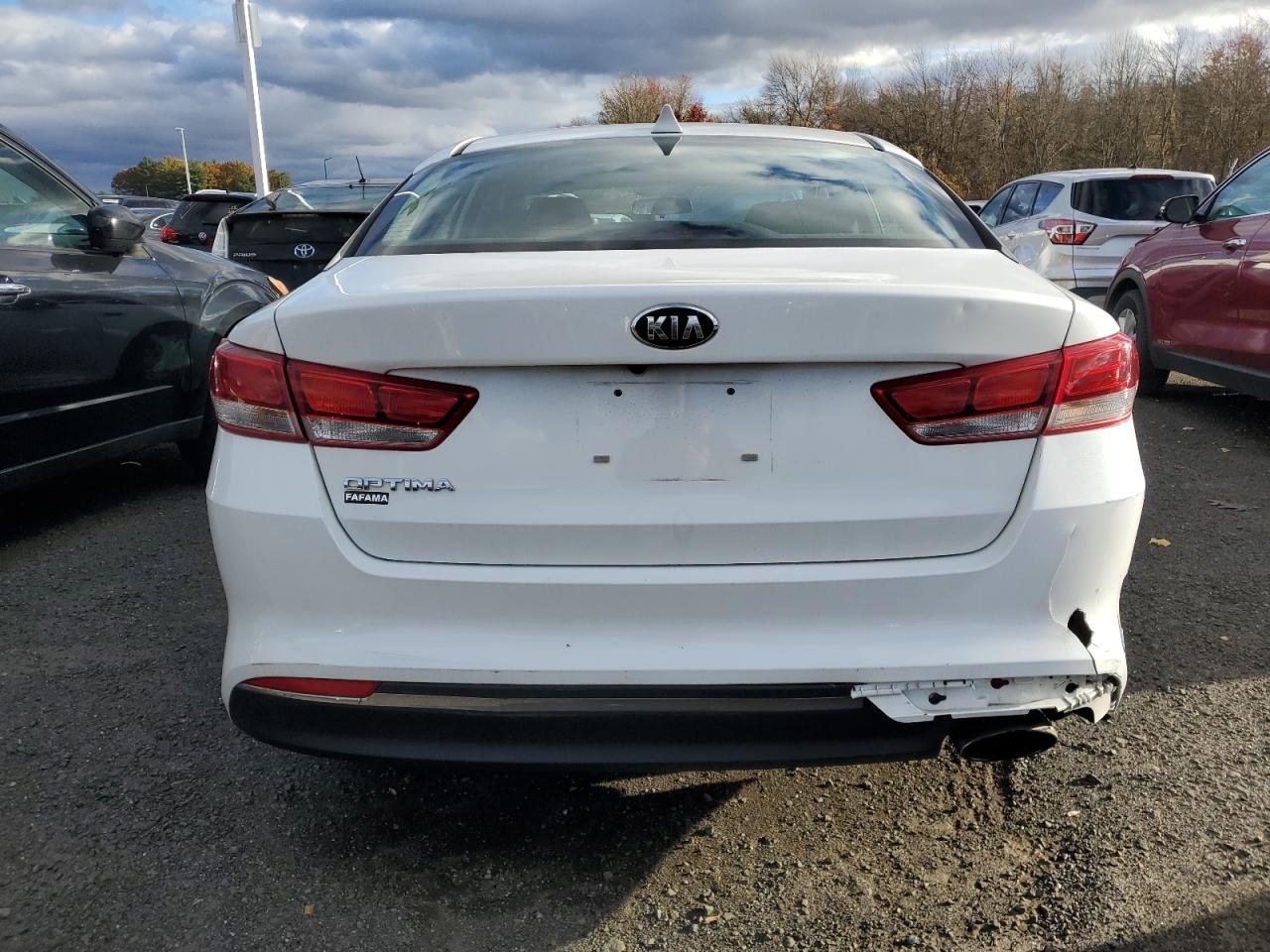Kia Optima Lx Image 11