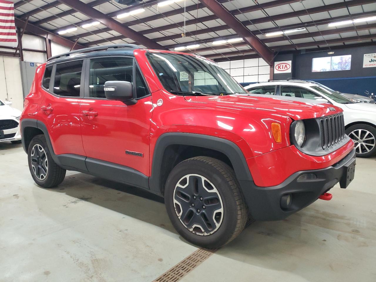 Jeep Renegade Trailhawk Image 13
