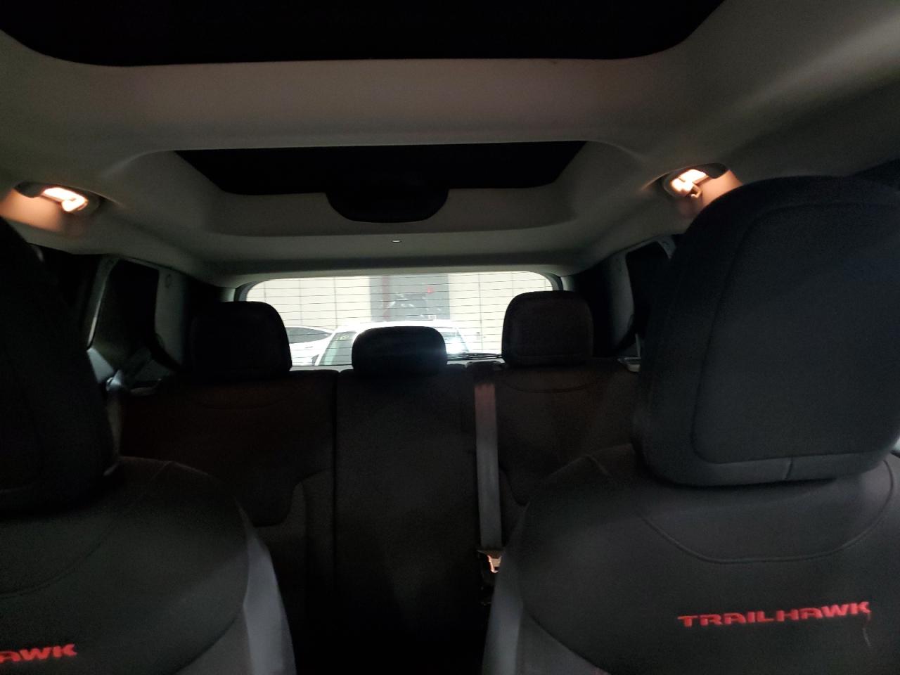 Jeep Renegade Trailhawk Image 4