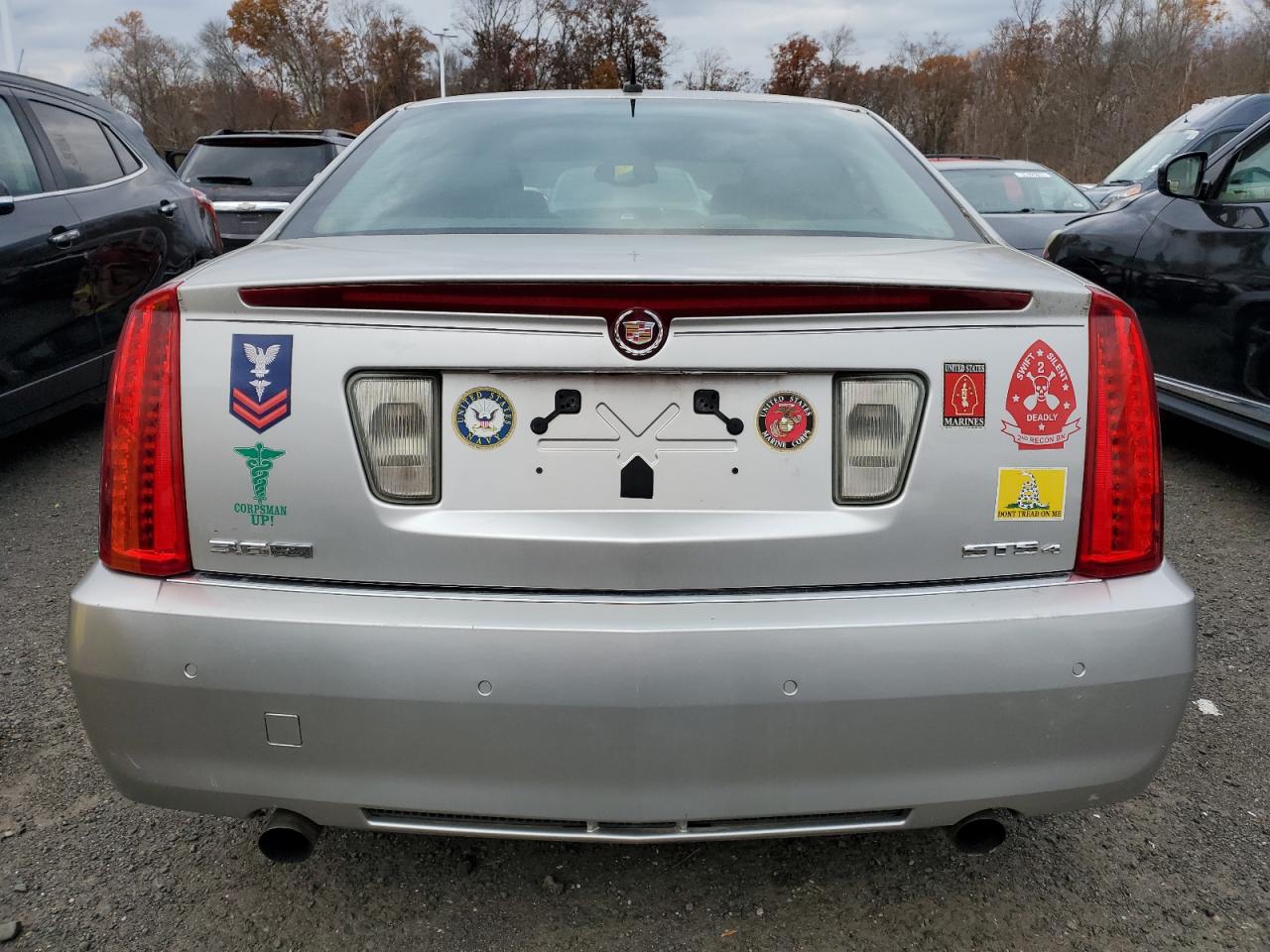Cadillac STS Image 8