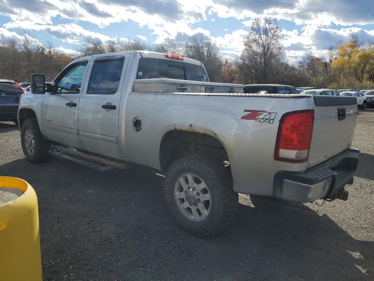 GMC Sierra K2500 Sle Image 2