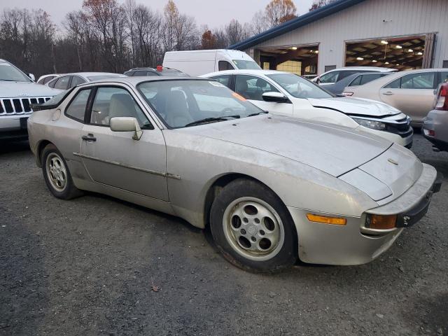 Porsche 944 Image 3