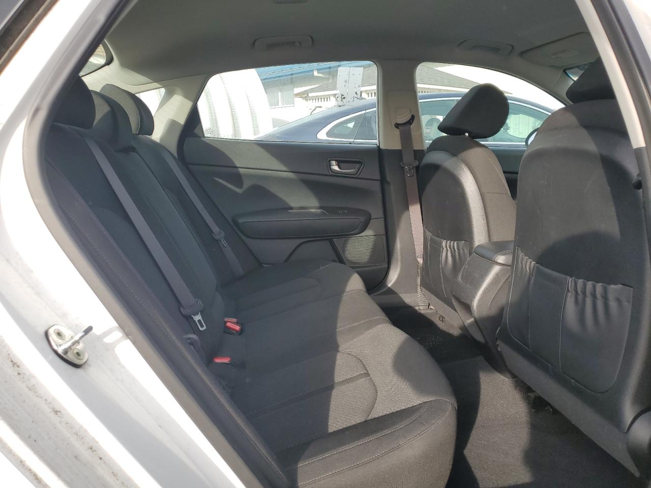 Kia Optima Lx Image 8