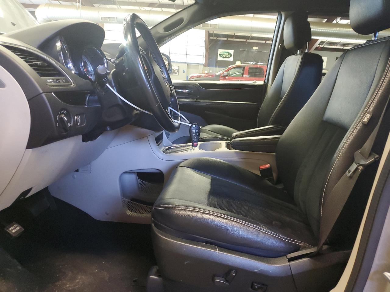 Dodge Caravan Sxt Image 6