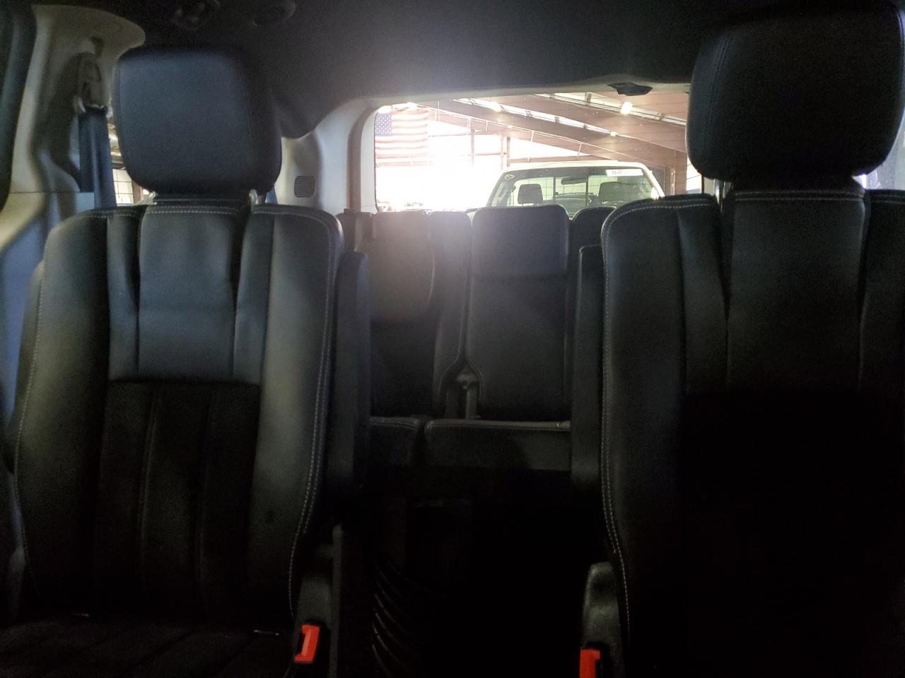 Dodge Caravan Sxt Image 8