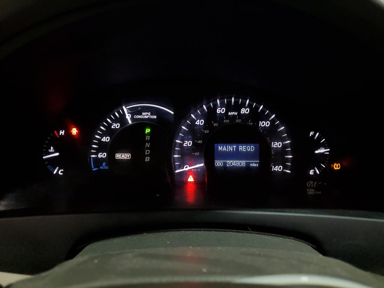 Toyota Camry Hybrid Image 2