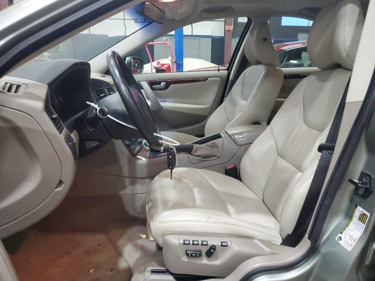 Volvo S60 2.5t Image 11