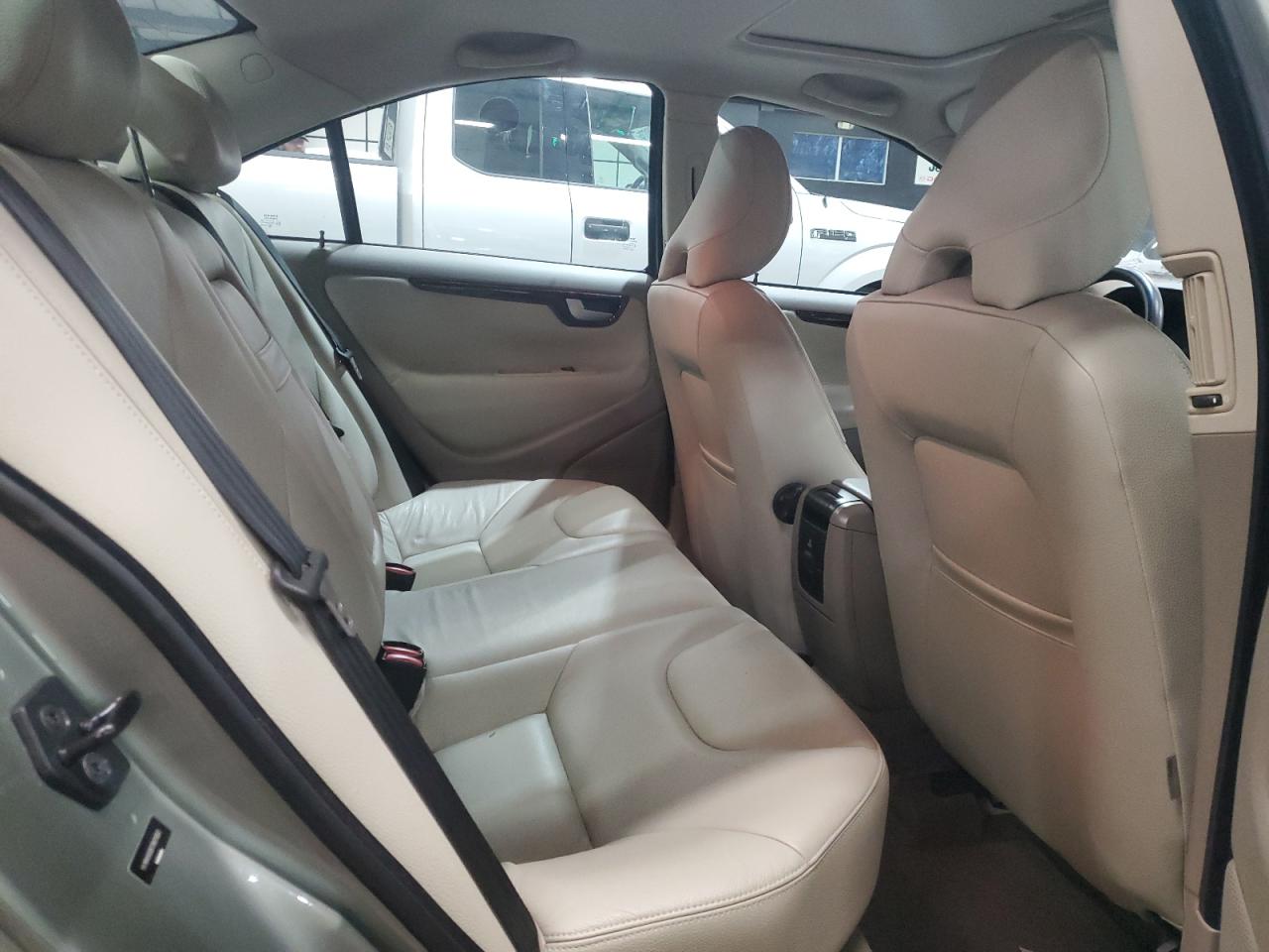 Volvo S60 2.5t Image 6