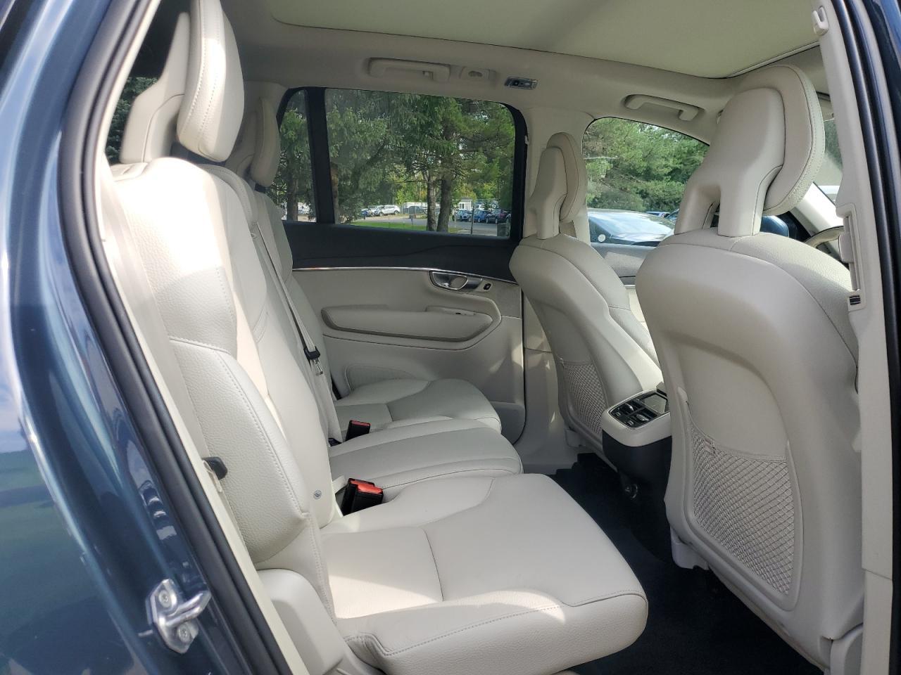 Volv XC90 T6 Momentum Image 7