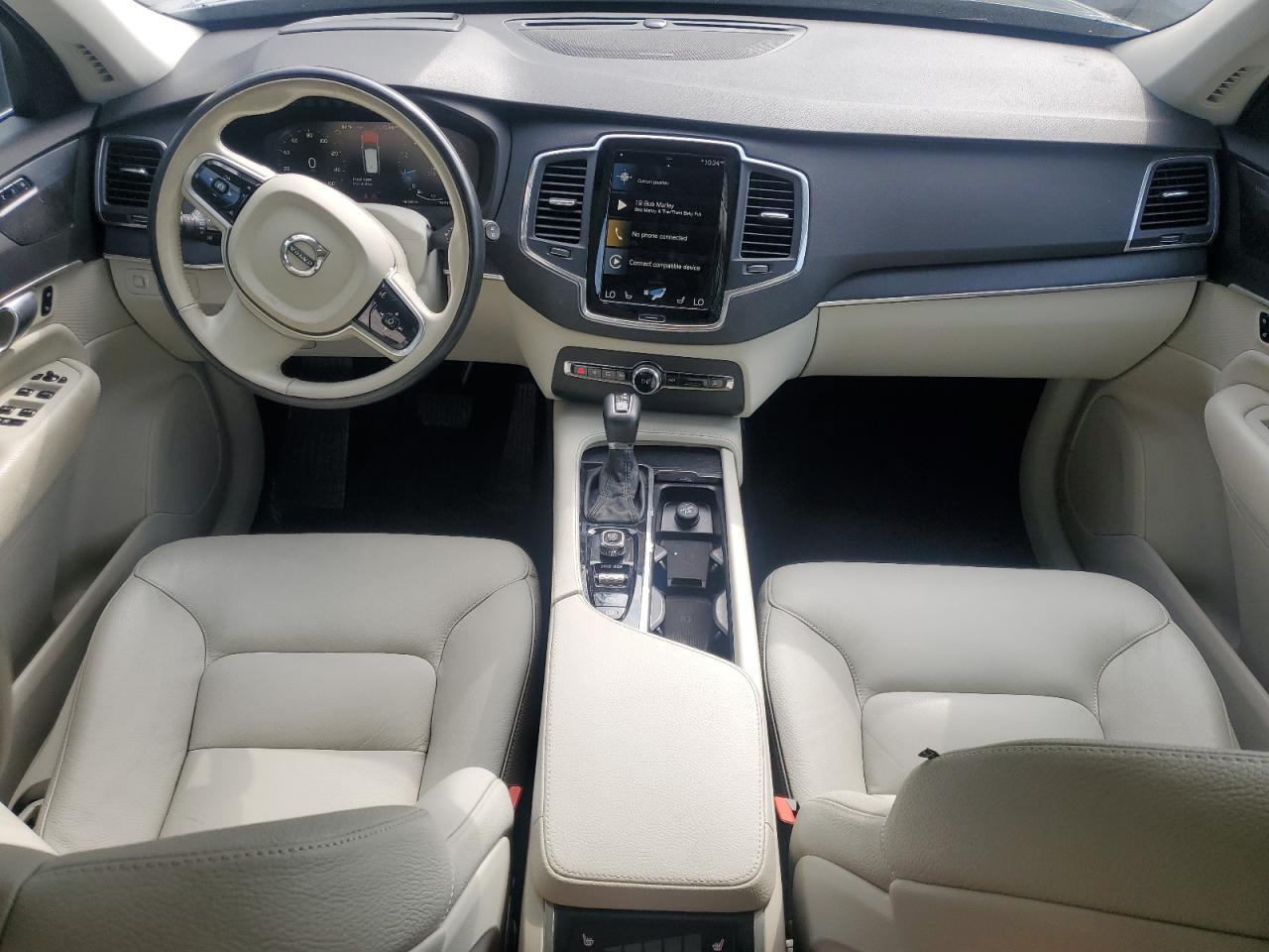 Volv XC90 T6 Momentum Image 5