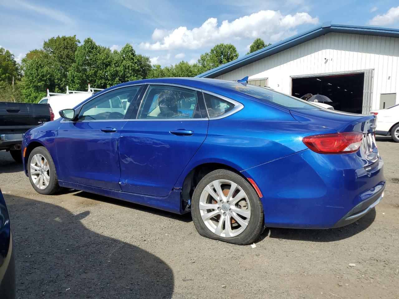 Chrysler 200 Limited Image 3