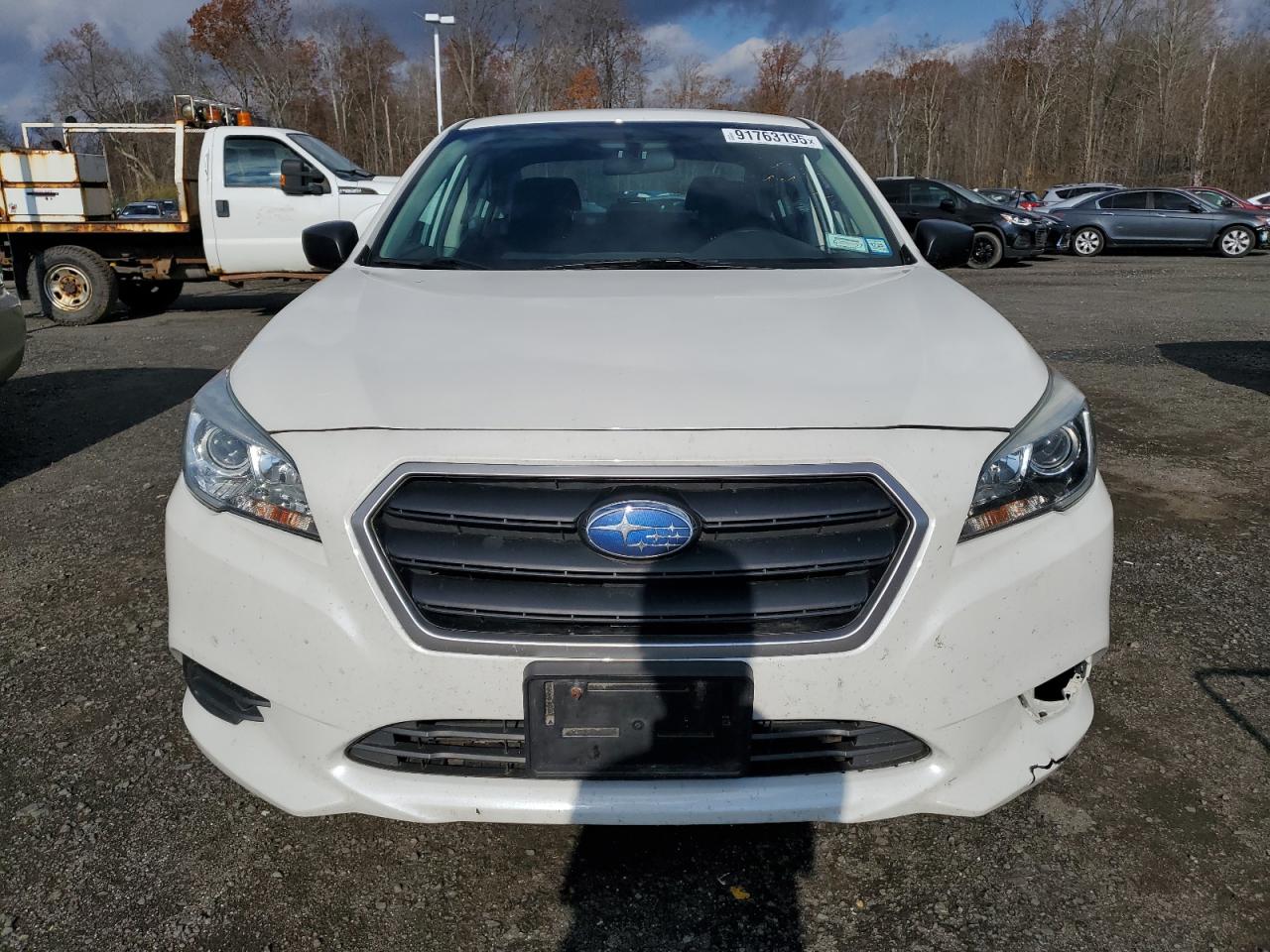Subaru Legacy 2.5i Image 2