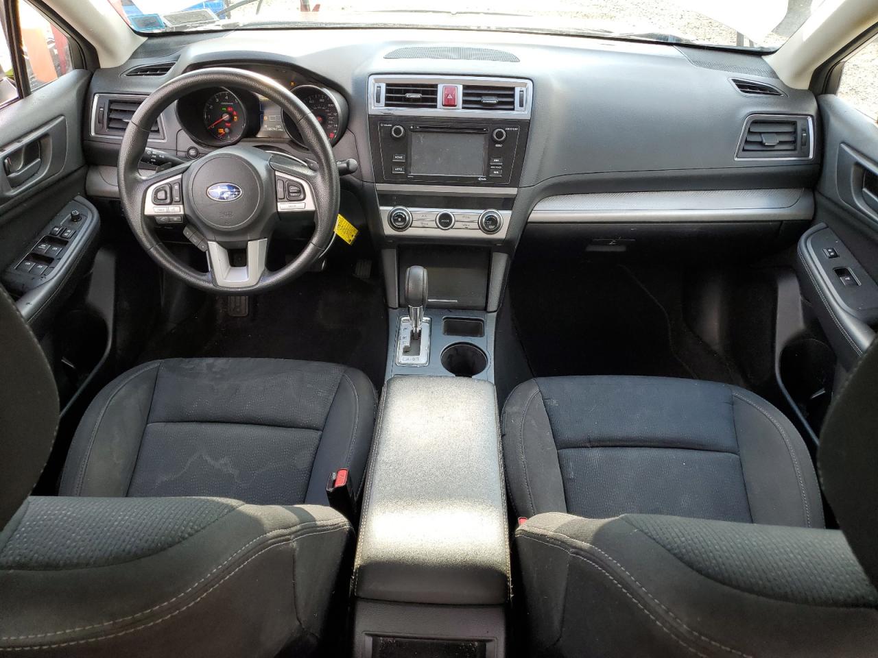 Subaru Legacy 2.5i Image 6