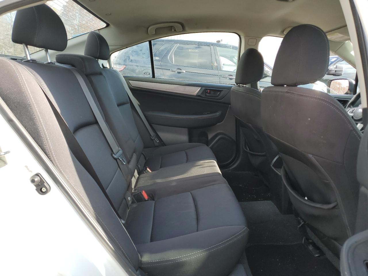 Subaru Legacy 2.5i Image 11