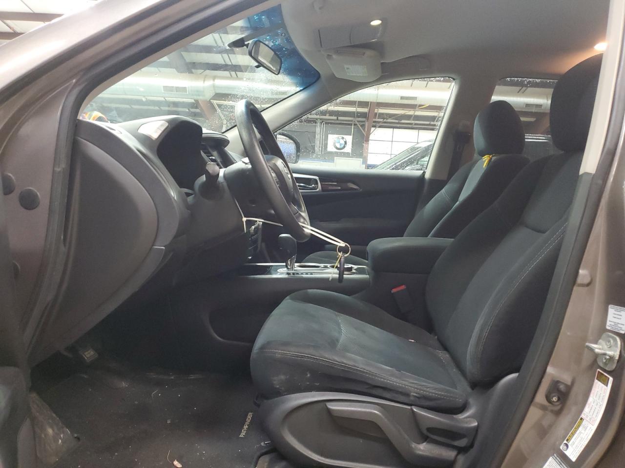 Nissan Pathfinder S Image 6