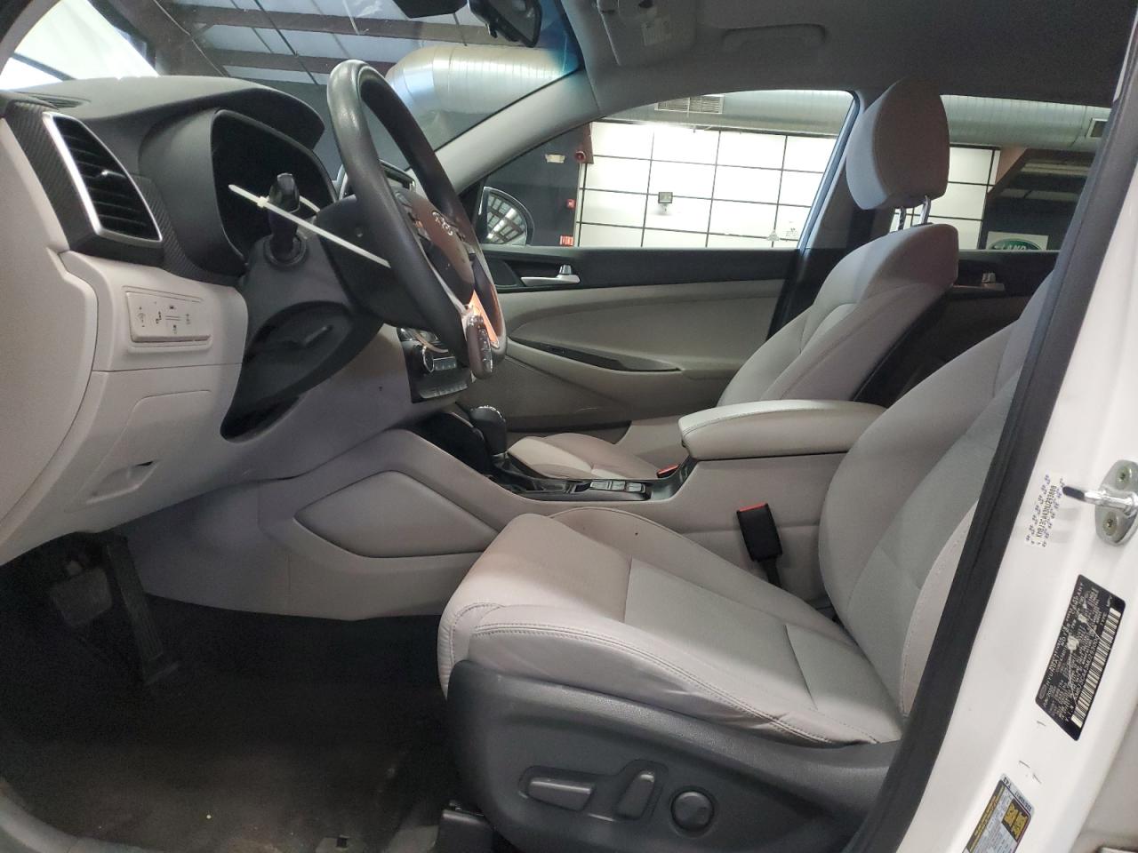 Hyundai TUCSON Limited Image 3