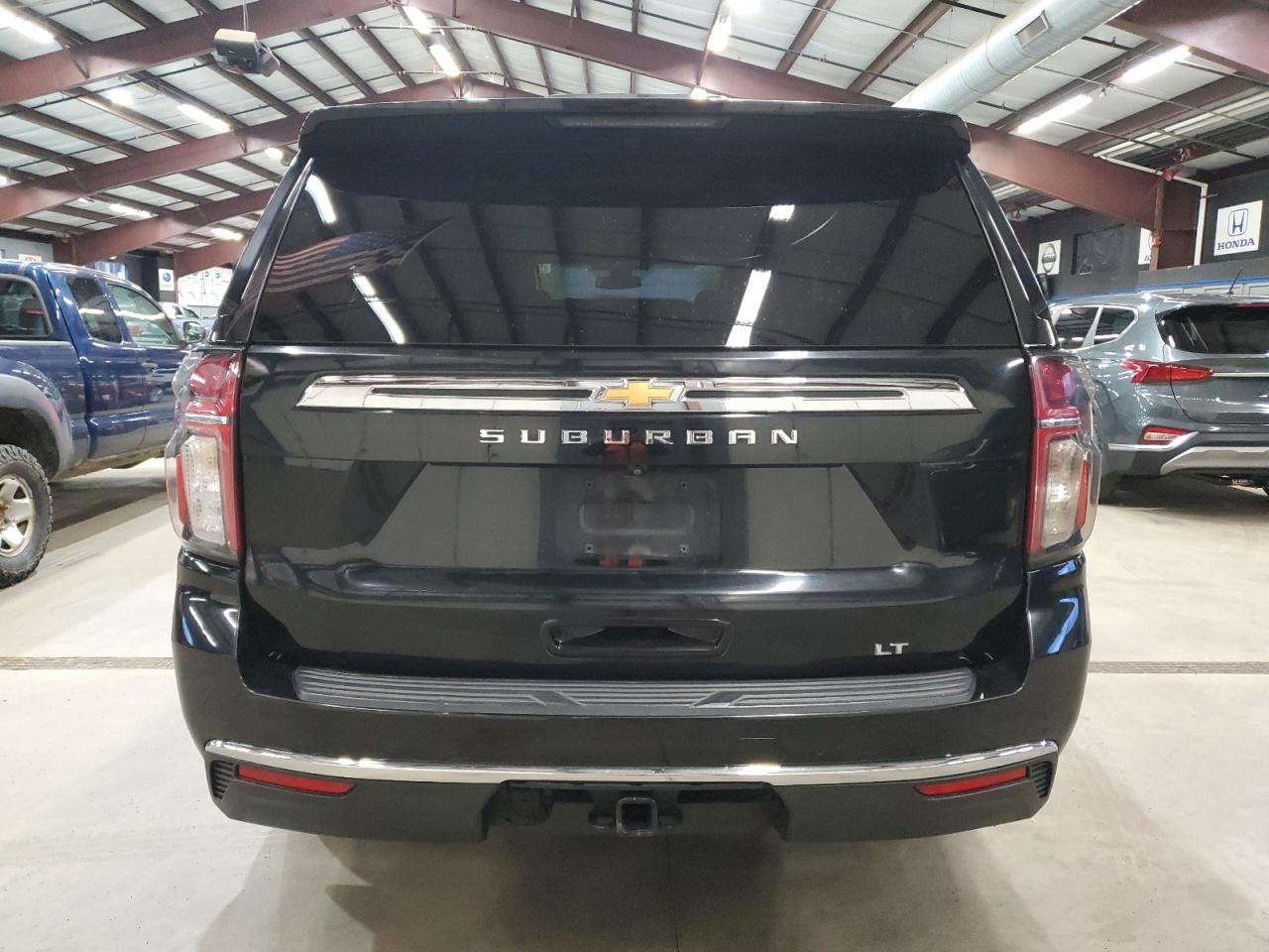 Chevrolet Suburban K1500 Lt Image 7