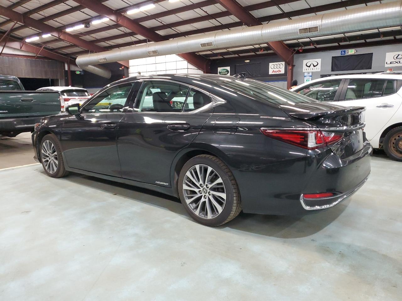 Lexus Es 300h Image 10