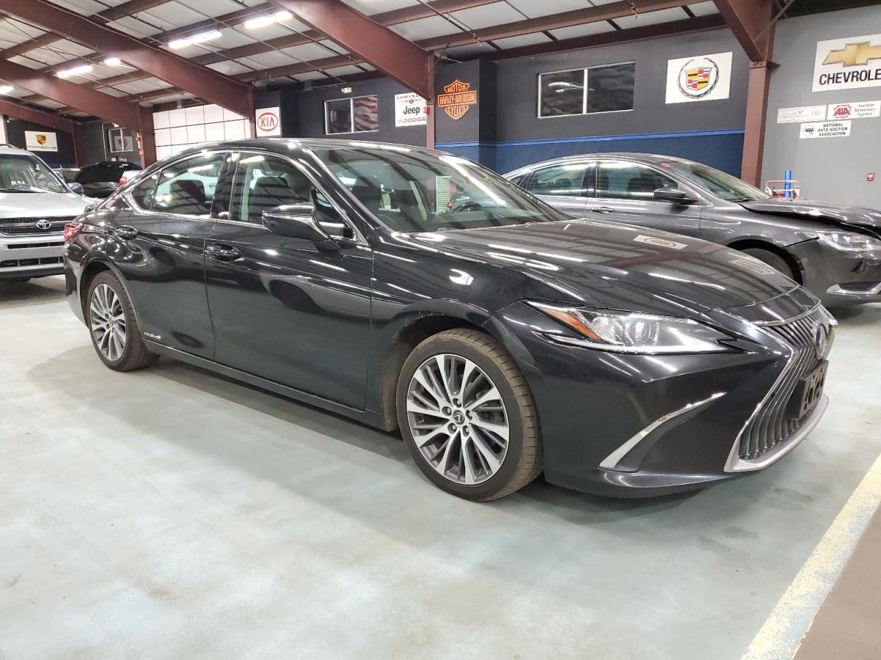 Lexus Es 300h Image 5
