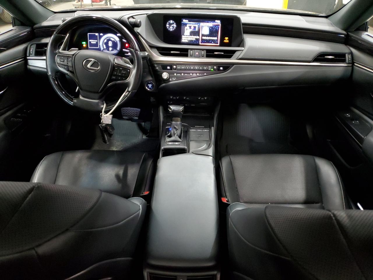 Lexus Es 300h Image 7