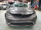 Chrysler 200 Limited Image 2