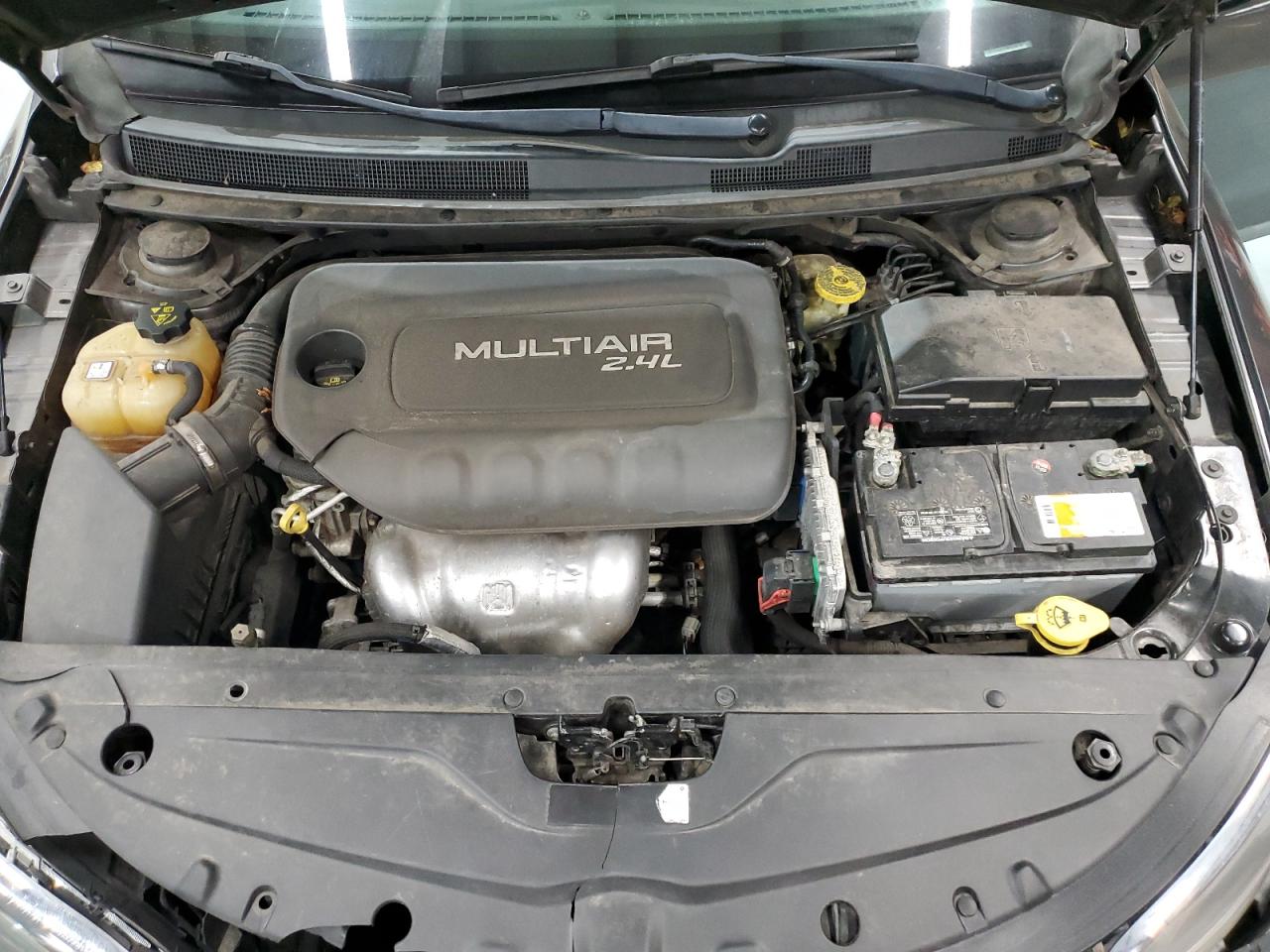 Chrysler 200 Limited Image 5