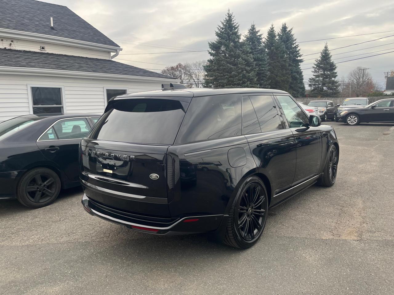 Land Rover Range Rover Autobiography Image 3