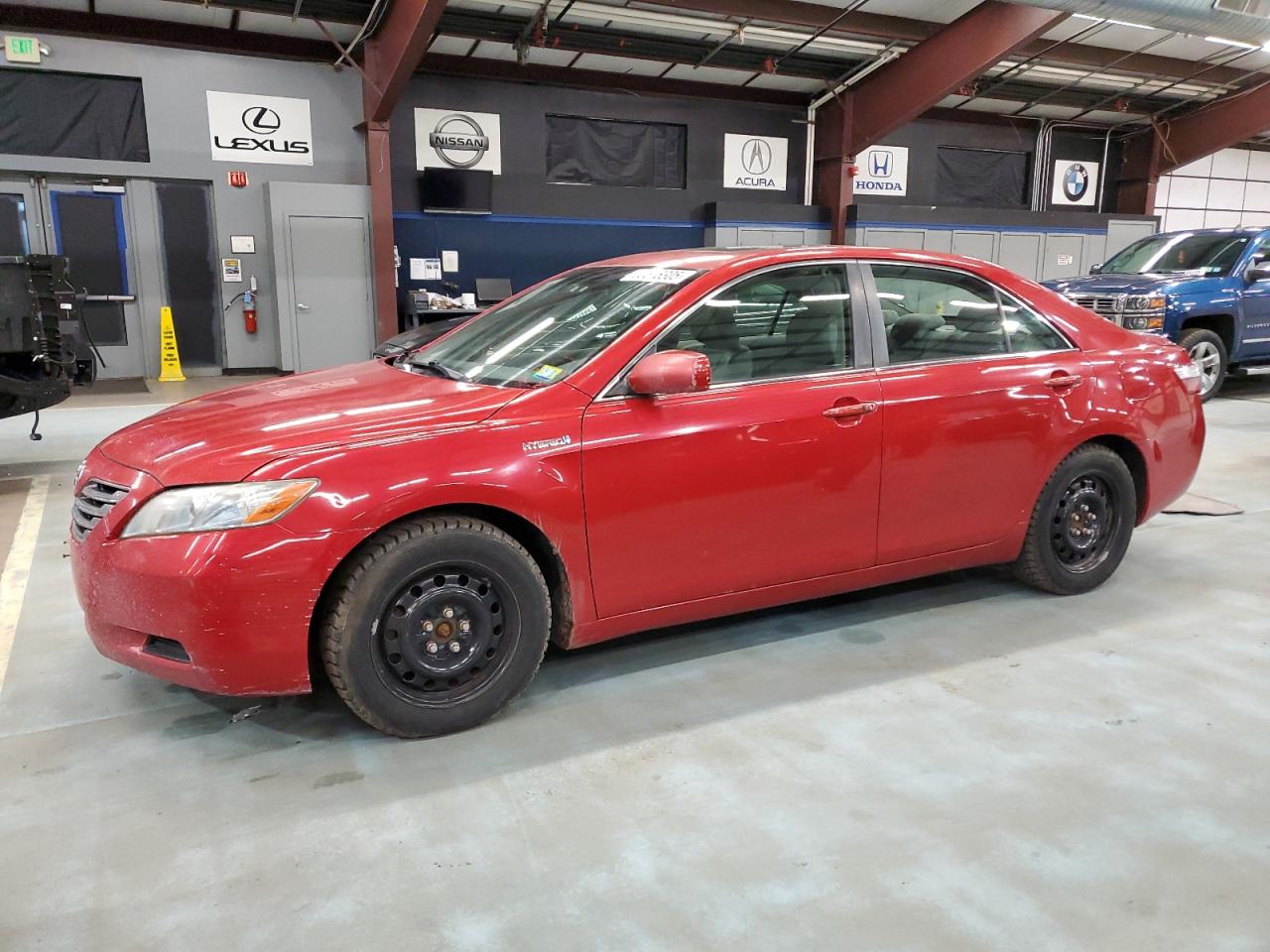 Toyota Camry Hybrid Image 1