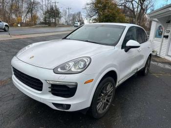  Salvage Porsche Cayenne