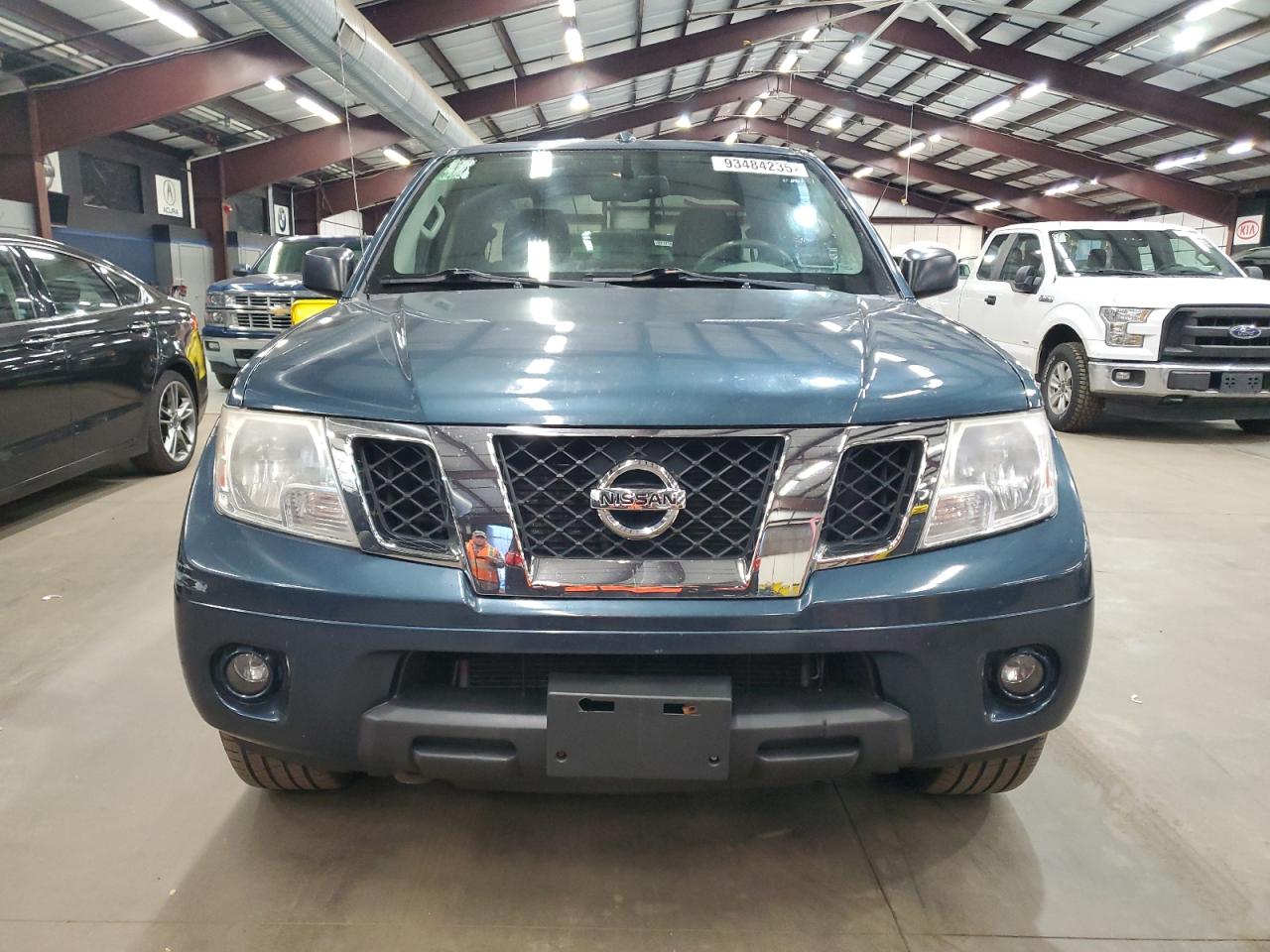 Nissan Frontier S Image 2
