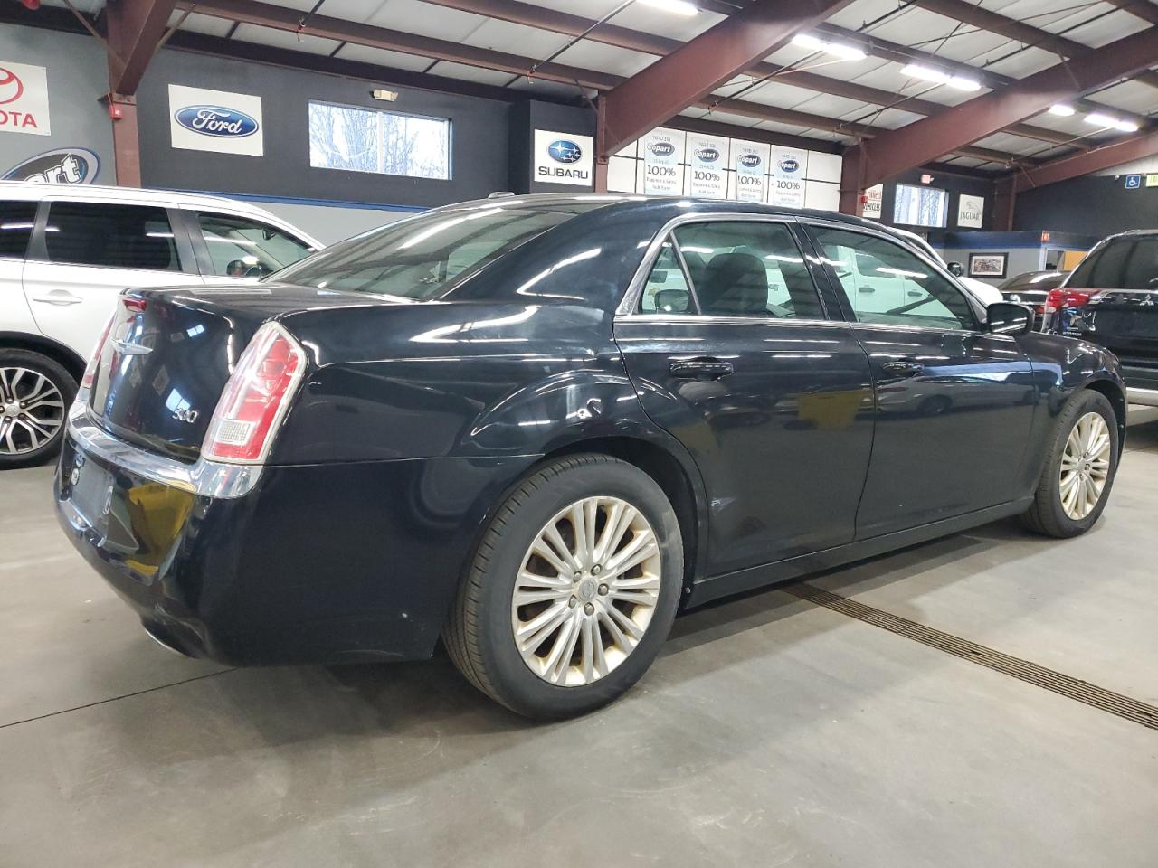 Chrysler 300 Image 3