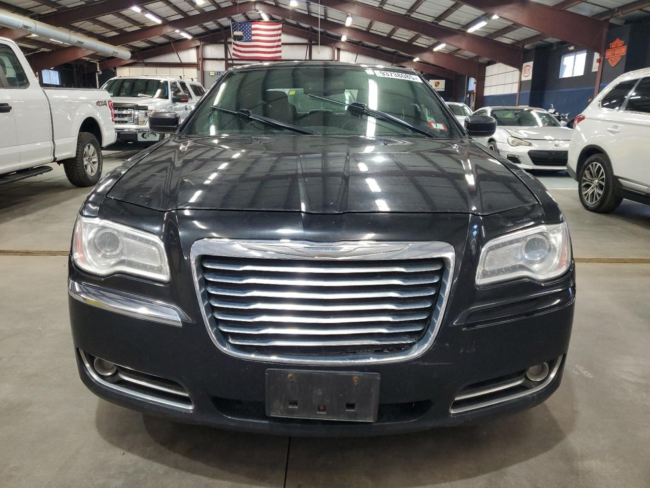 Chrysler 300 Image 4