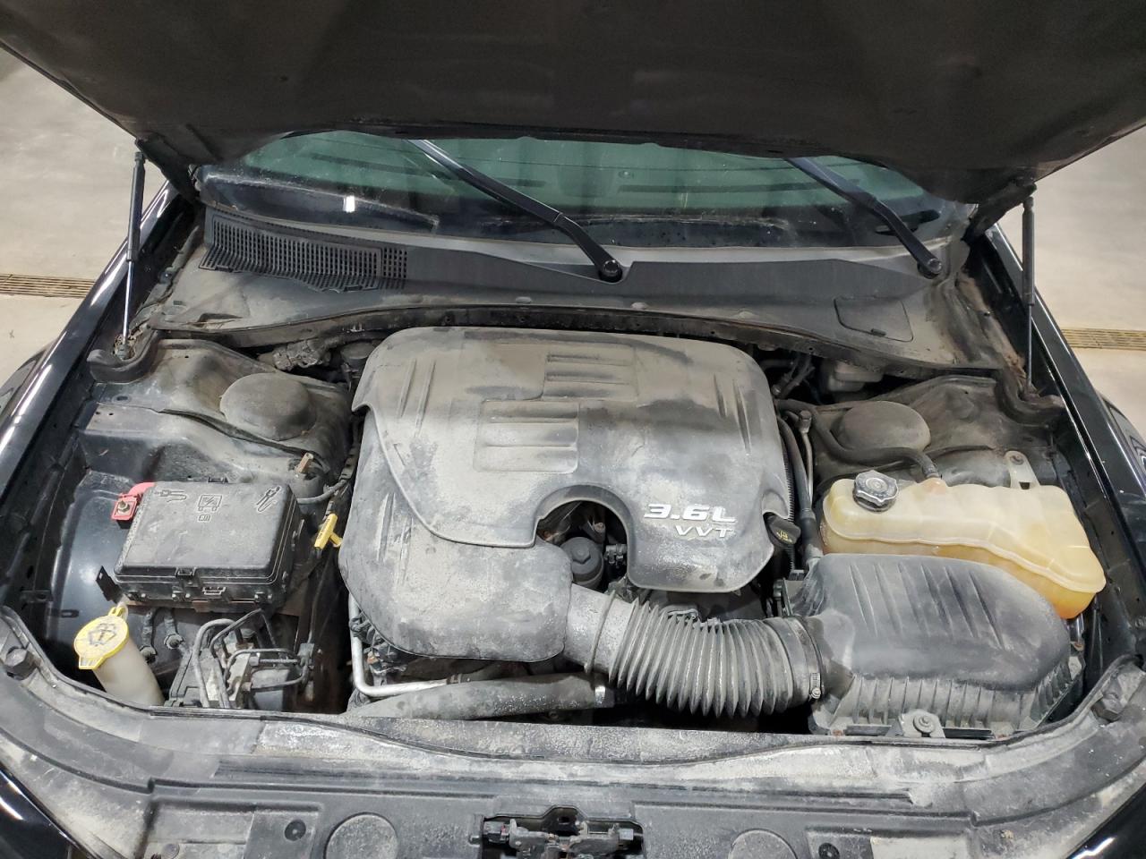 Chrysler 300 Image 6