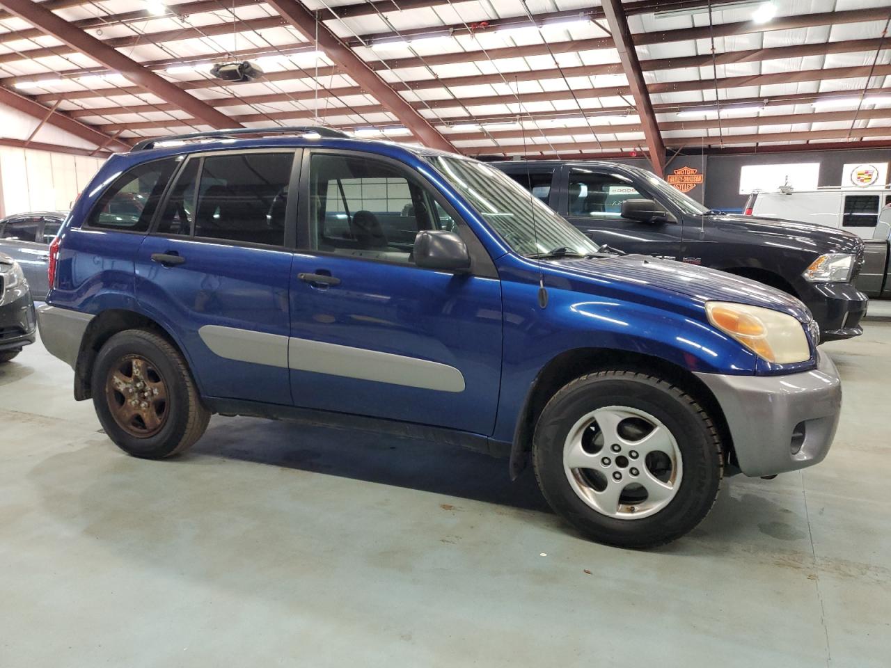 Toyota RAV4 Image 2