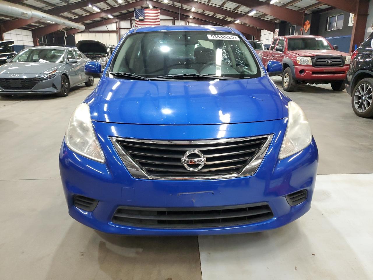 Nissan Versa S Image 10