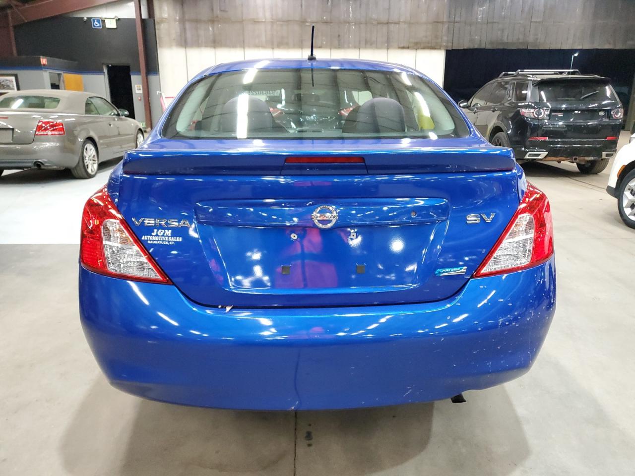 Nissan Versa S Image 2