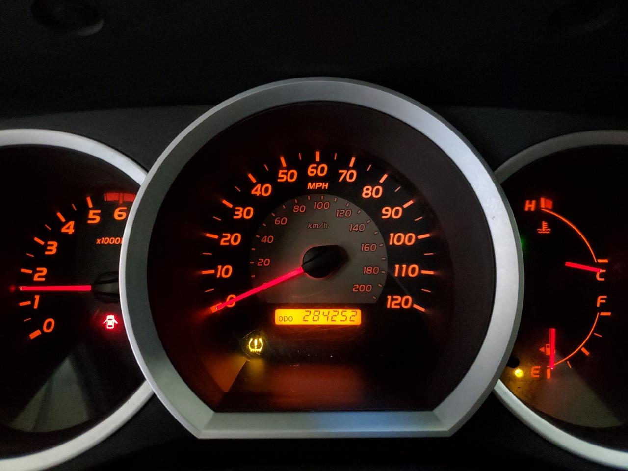 Toyota Tacoma Access Cab Image 11