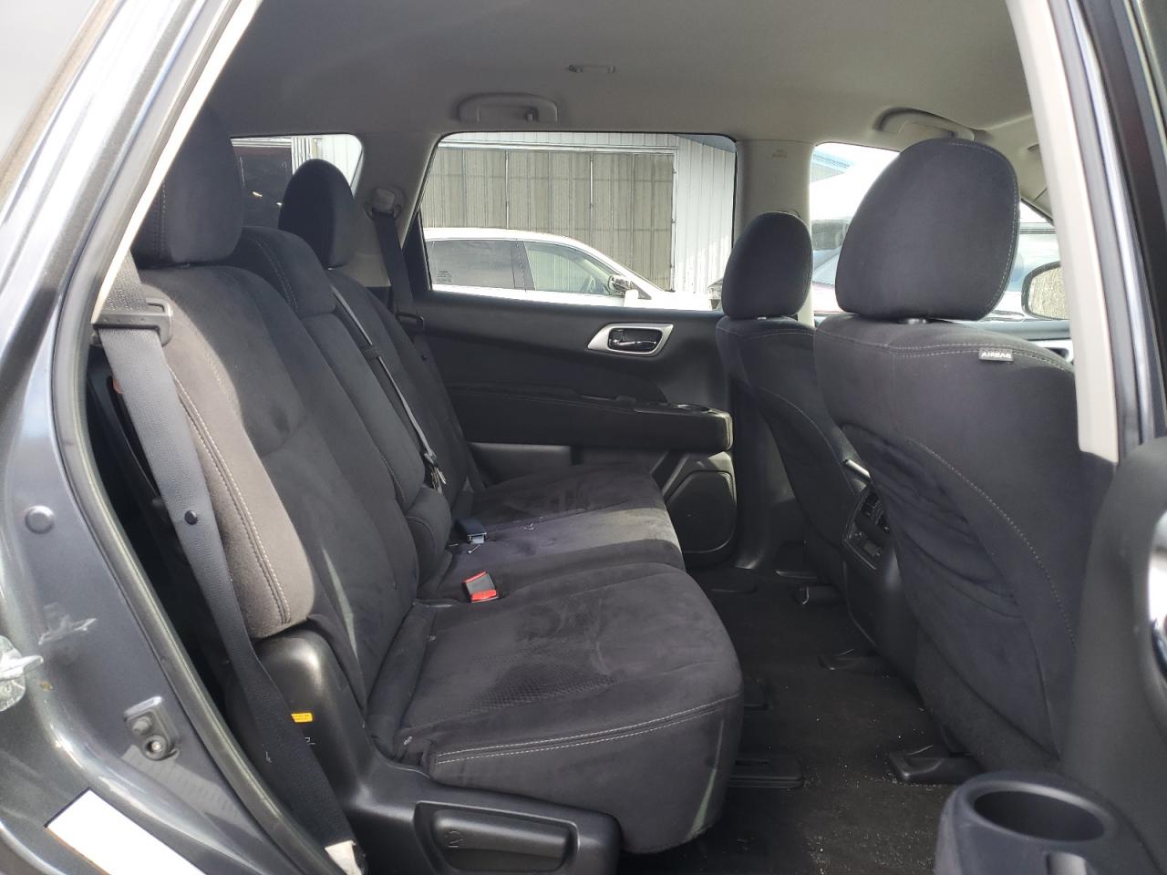 Nissan Pathfinder S Image 5