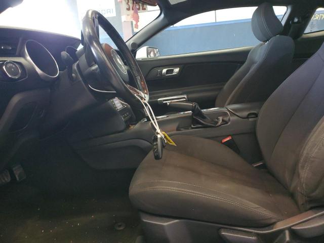 Ford Mustang Image 2