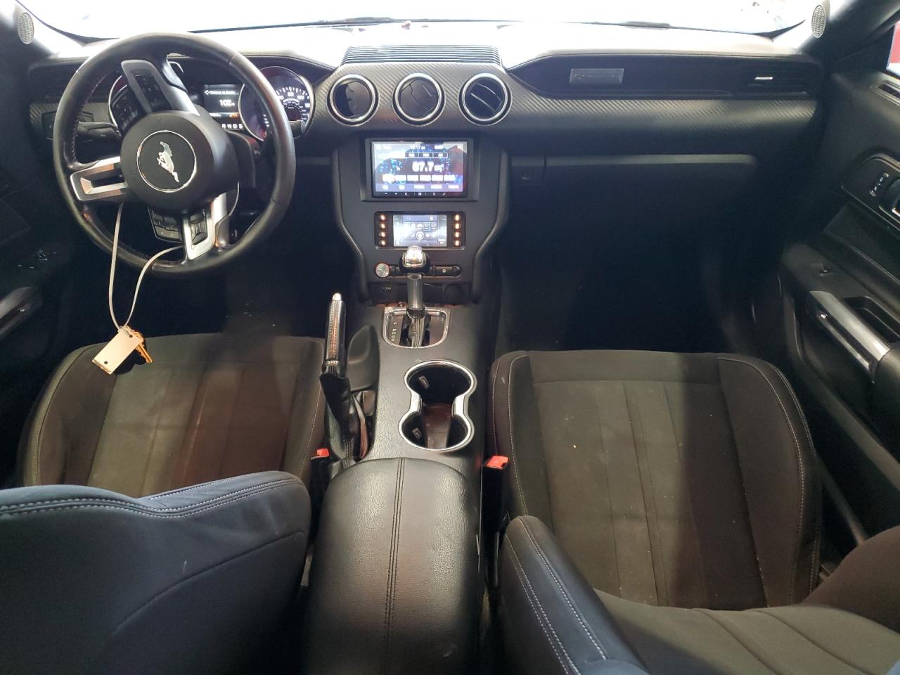 Ford Mustang Image 9