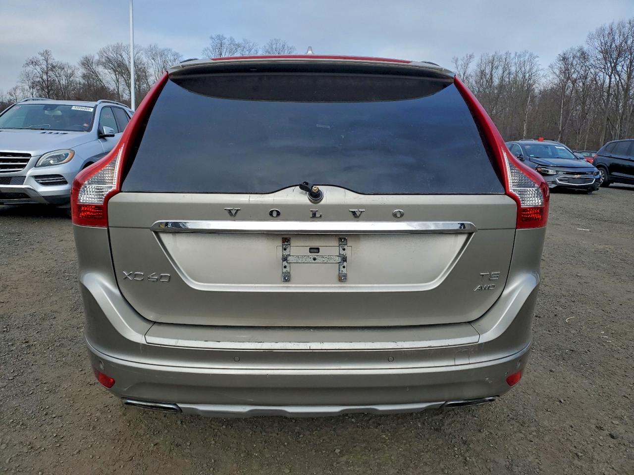 Volvo XC60 T5 Premier Image 2