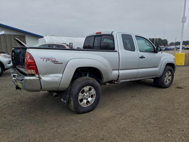 Toyota Tacoma Access Cab Image 10